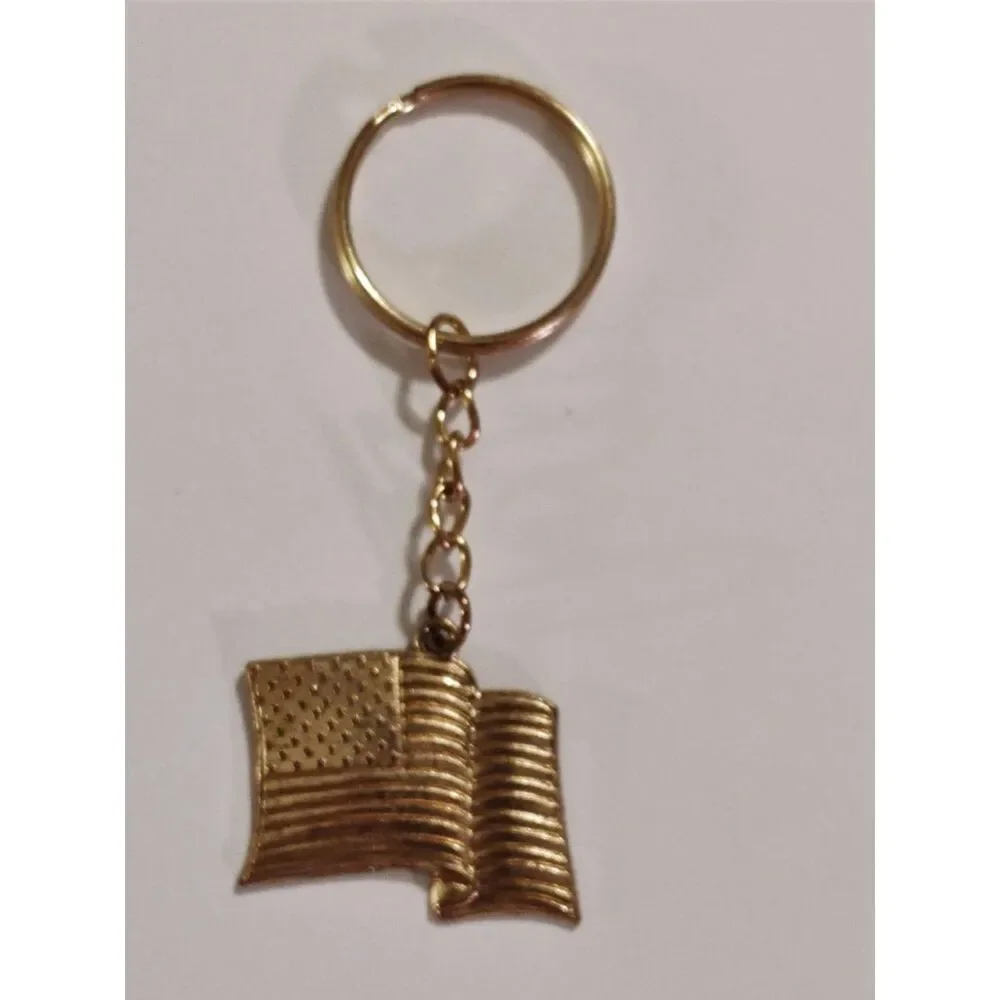 VTG Style Collectible Gold Tone Patriotic USA Emblem American Flag Keychain